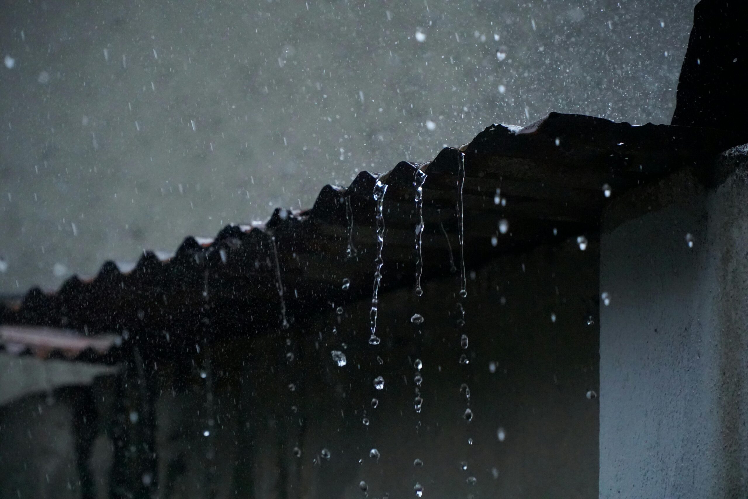 O Barulho da Chuva no Telhado